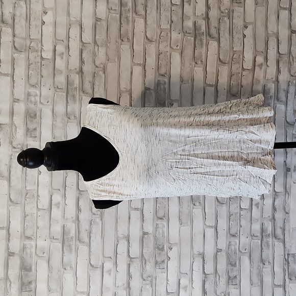 Gray and White Tank Top - Picture 1 of 4